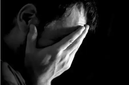 一个深爱你的男人,只会在这四种情况下流泪!