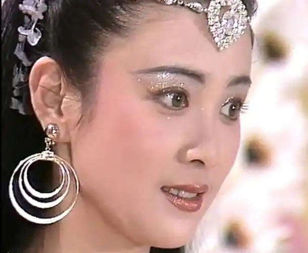 老版苏妲己的扮演者,老版苏妲己的扮演者傅(9版饰演"妲己"的女演员)