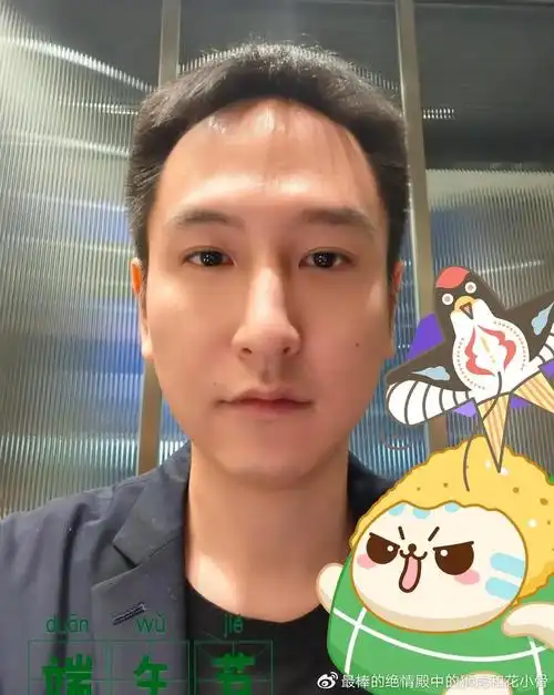 汤珈铖真言情男主,外形条件不输吴永恩,这长相已经可以当演员了