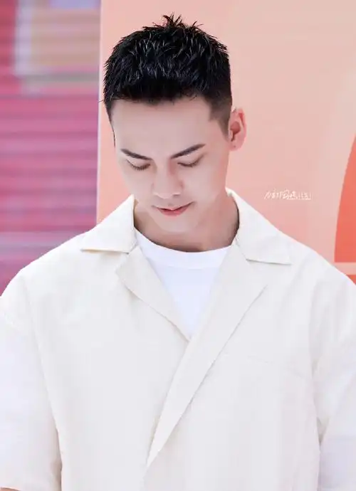 陈伟霆超话#陈伟霆植物医生#2021/03/21 陈伟霆321防晒节植物医生发布