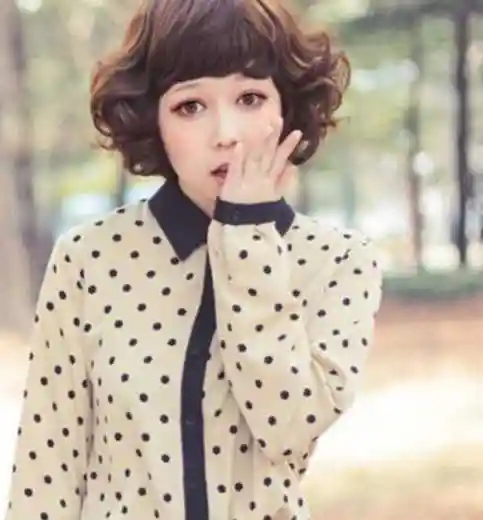 蓬松离子烫女生发型图片