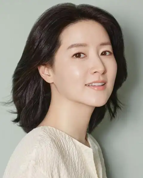 李英爱时隔13年再度回归大荧幕 出演电影《找找我》