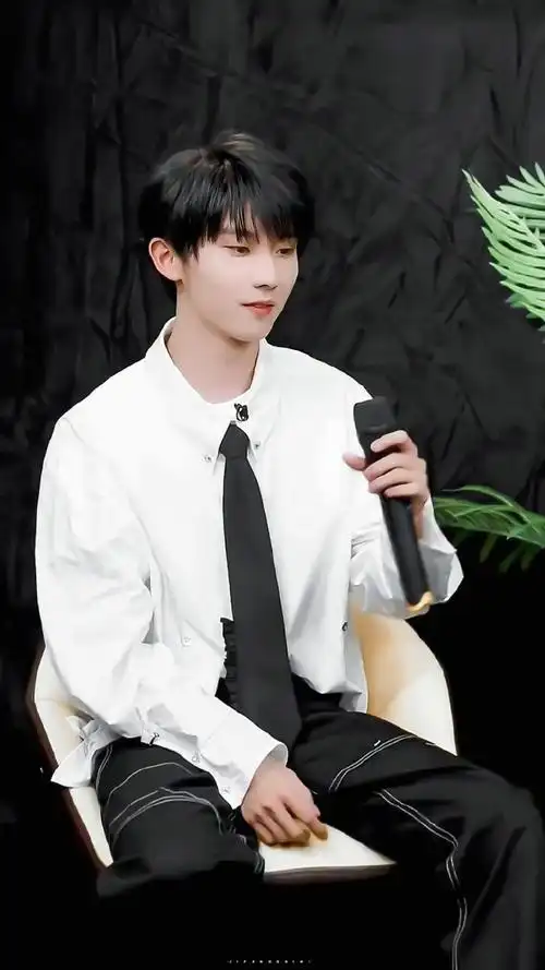 马嘉祺白衬衫小合集斯文禁欲系帅哥气质狠狠拿捏住!少年感满满!