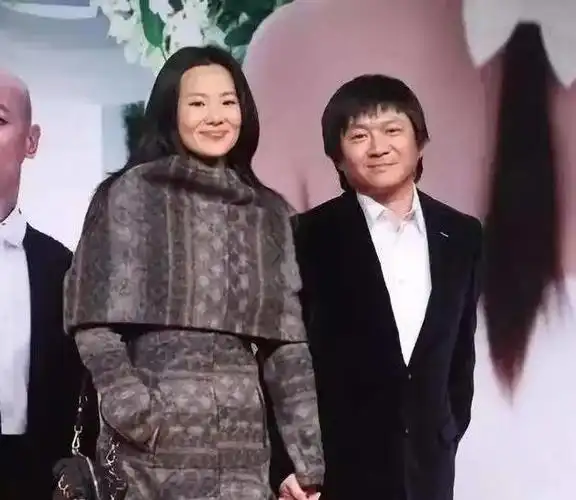 他与王菲同居多年,分手后恋上韩红,最后娶了咏梅,如今怎样了?