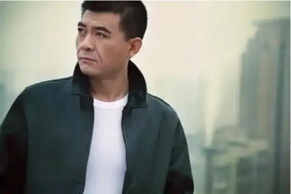 王新军个人资料简介(有过一次婚姻,2婚娶小7岁秦海璐,44岁生二胎)