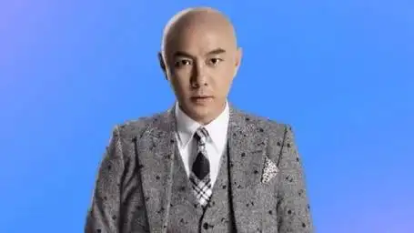 张卫健为何一直留光头,他一句话揭开背后真相,难怪如今跌落神坛