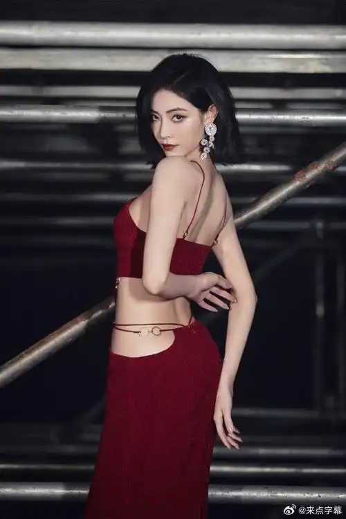 许佳琪生日写真大片##许佳琪身材好辣