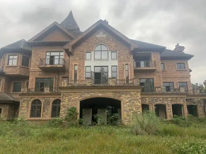 2000平米独栋别墅万家灯火唯此一栋