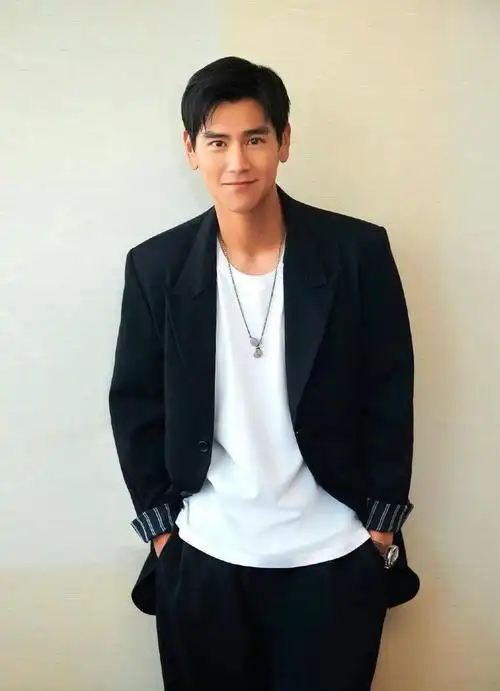 彭于晏,因为不是硬汉,才要去演|彭于晏|潜行_新浪新闻