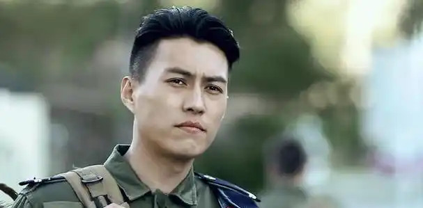 不!靳东是"风华正茂"!