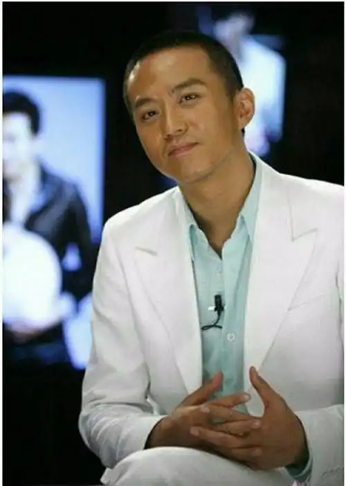 盘点hold住寸头的男星「第一辑」,你最想为谁打call?