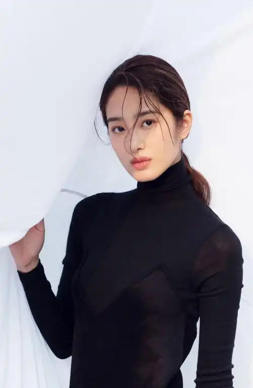 《七日生》杨采钰饰简妮