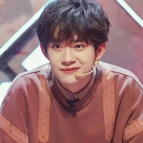 易烊千玺梨涡_演唱会_tfboys_tfboys六周年演唱会_影视