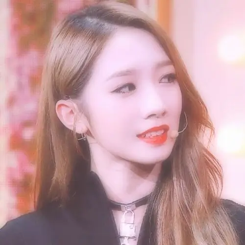 孟美岐头像/by沈灿阳