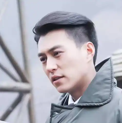 网传演员靳东向四川灾区捐款800万,是真还是假?_名人_明星_金东