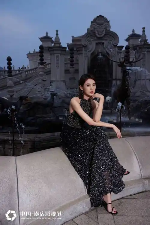 作为青年演员代表,黄晓婉在《思美人》,《心想事成》,《云襄传》中均