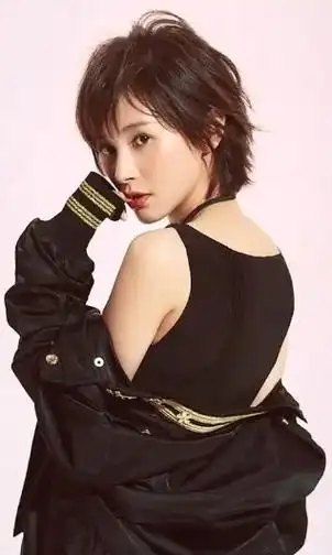 演员王子文:(原名王蒙蒙)1982年2月28日出生于四川省成 - 抖音