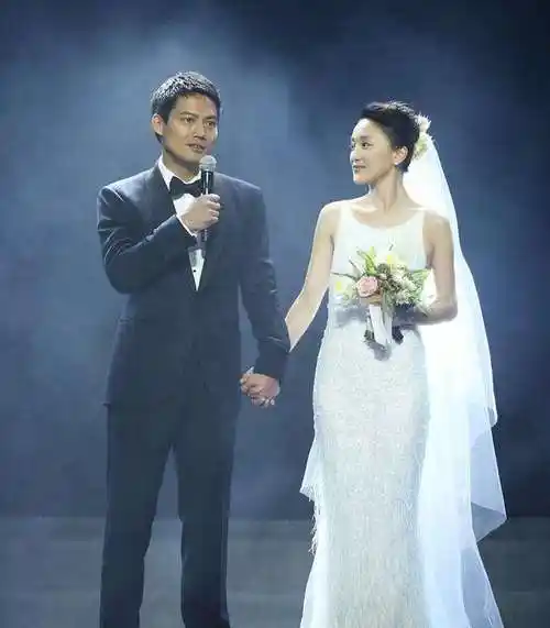 何炅主持过5场婚礼谢娜参与了3场网友最后一场不去不行