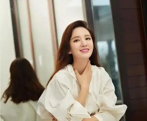 张萌性感妖娆让你内心荡漾无比