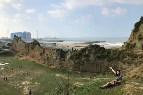 新北景点|林口水牛坑,可以轻易拍出磅礴网美照的黄土苍穹美景 「台版