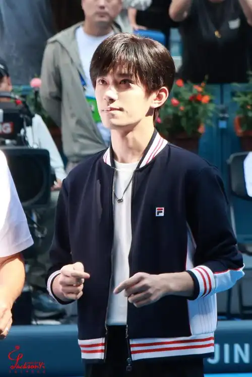 中网#易烊千玺丨中国网球公开赛挑边🎾北京·国家网球馆钻石球场