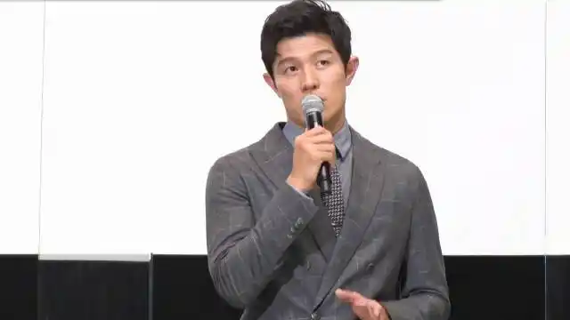 20日 11:40来自iphone客户端我会转发一些养尊处优小少爷x//@秋山直