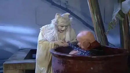 西游记续集:悟空扮白无常吓八戒,把他的小金库全拿走,还藏私房钱-电视