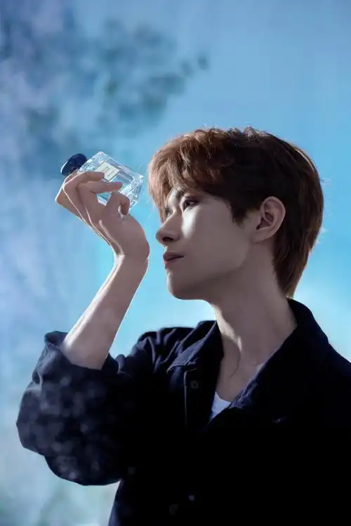 私藏香氛仅献挚友#【易烊千玺同款】阿玛尼高定私藏香氛冬宫岩兰.