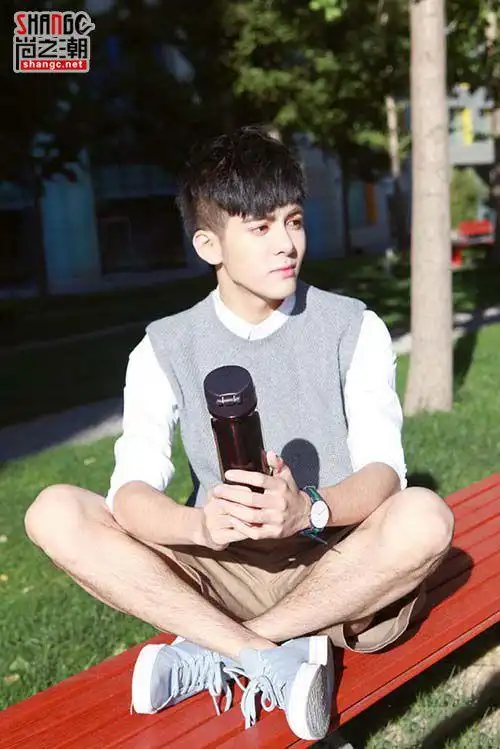 曾舜晞整容前后照片对比 曾舜晞高中照片曝光整容系谣言