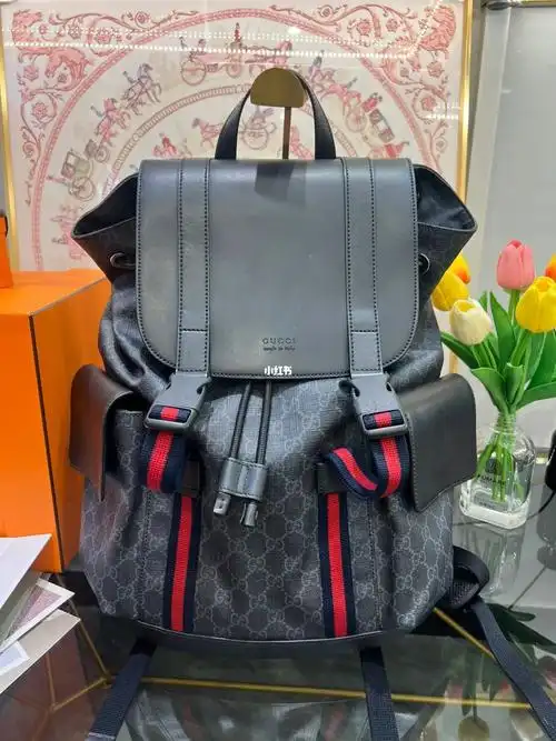 gucci古驰gg supreme系列男士双肩包94