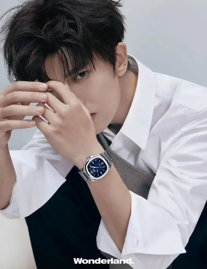 来啦来啦#任嘉伦 #任国超 #杂志封面 #绝美 - 抖音