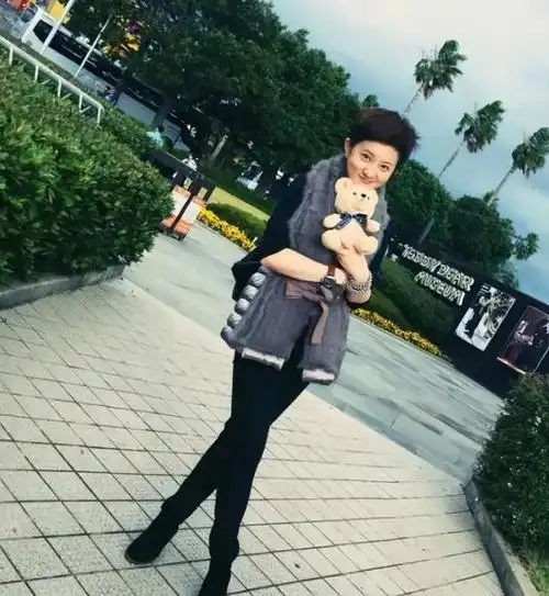 回顾金铭我43岁虽没结婚不代表没伴侣人过得快活潇洒最重要