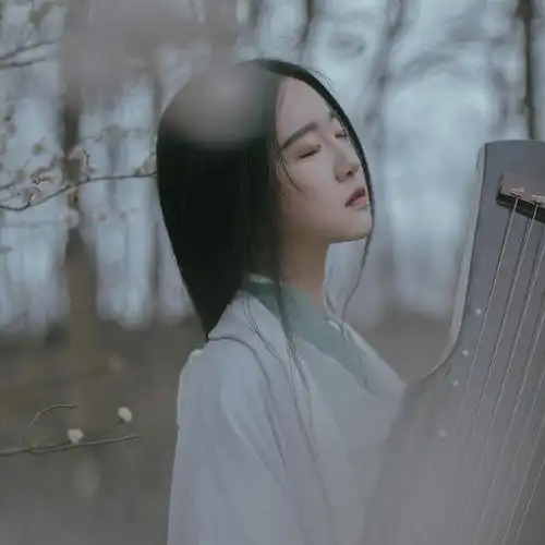 手抱古筝的汉服书香气美女头像图片