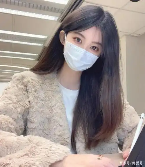 女生要懂得保护自己出门戴口罩远离男人多的地方