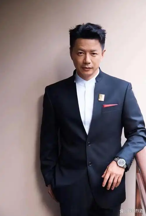 段奕宏,一个深藏实力的男演员,其扎实的演技和低调的性格成为了他在
