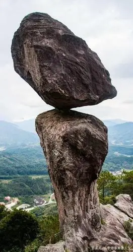 都说美丽的石头会唱歌!你愿意分享那些美丽的石头风景吗?