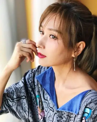 杨恭如简直就是个不老女神了,不仅是身材没走样,而颜值也没变!