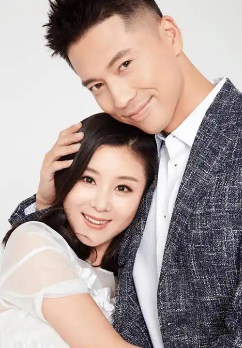 演员王雷:爆红后娶李小萌,结婚9年宠妻如宝,活成人生赢家_冯巩_电视剧