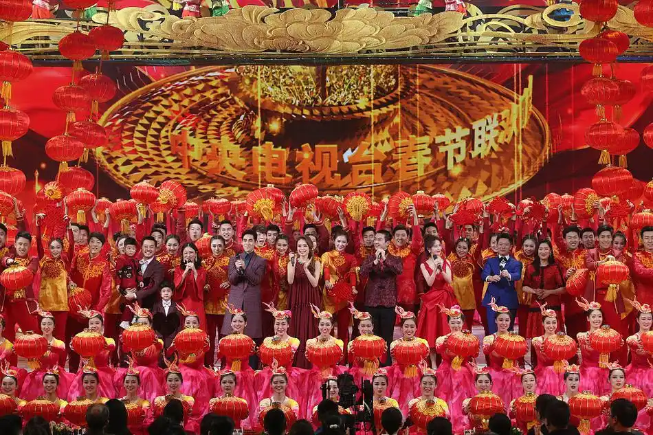 9 央视春晚开场曲超喜庆 周渝民容祖儿陈晓佟丽娅合唱