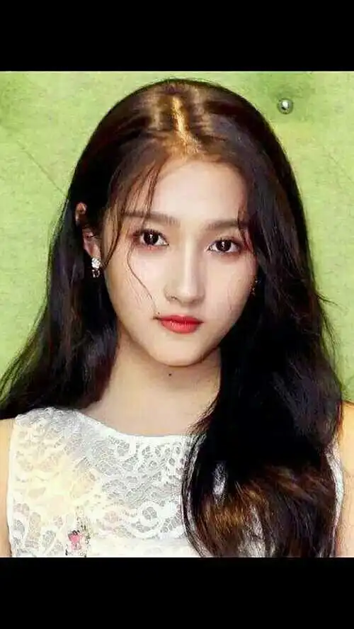 p不整容脸的关晓彤!