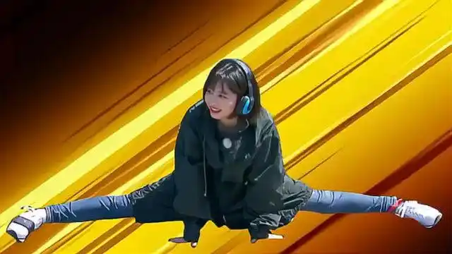 谭松韵柔韧度没得说,直接展示180度劈叉,白敬亭直冒冷汗!