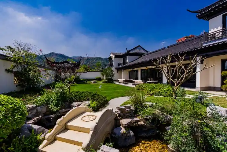 河源巴伐利亚庄园中式合院别墅耀世加推东方禅意建筑院藏锦绣