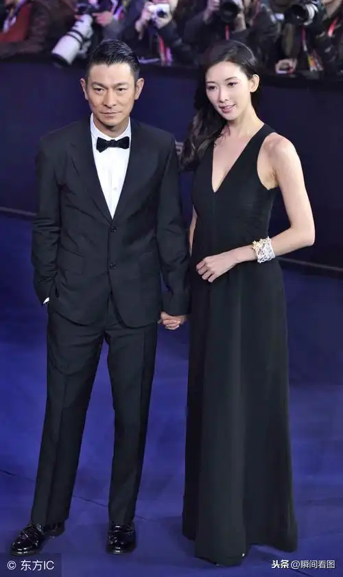 刘德华与林志玲亮相默契十足 网友:这次刘德华年轻了10岁