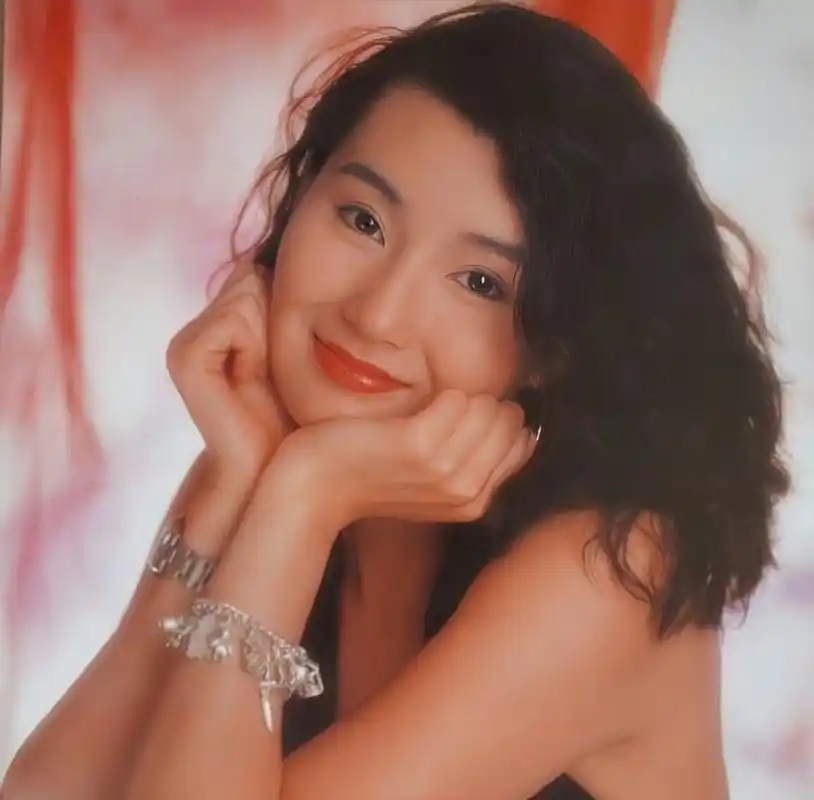 张曼玉年轻时有多美?看到这些旧照后,让人动心了!