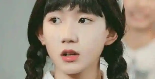 王源学生妹单纯,看到朱正廷的梦露,人间宠儿啊_女装_男装_偶像