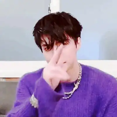 吴世勋.头像.二转注明堆糖id你也热爱生活吗.拿图点赞.素质.