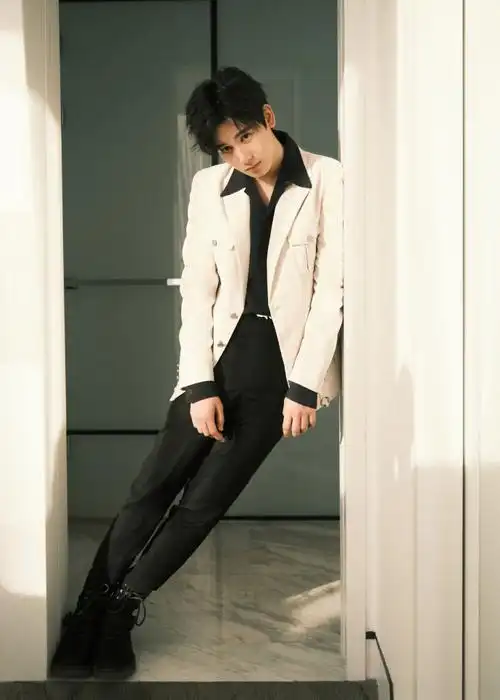 胡先煦黑白之间##胡先煦新浪时尚风格大赏