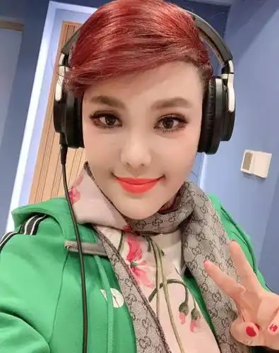 乌兰图雅录制公益歌曲并捐款驰援武汉!