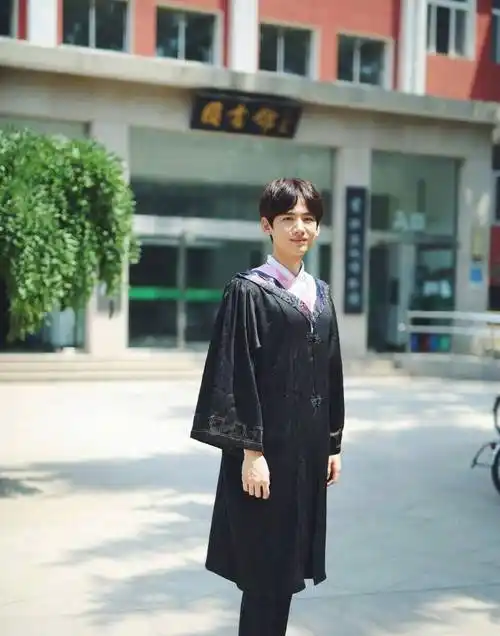 白敬亭大学(白敬亭大学同学)