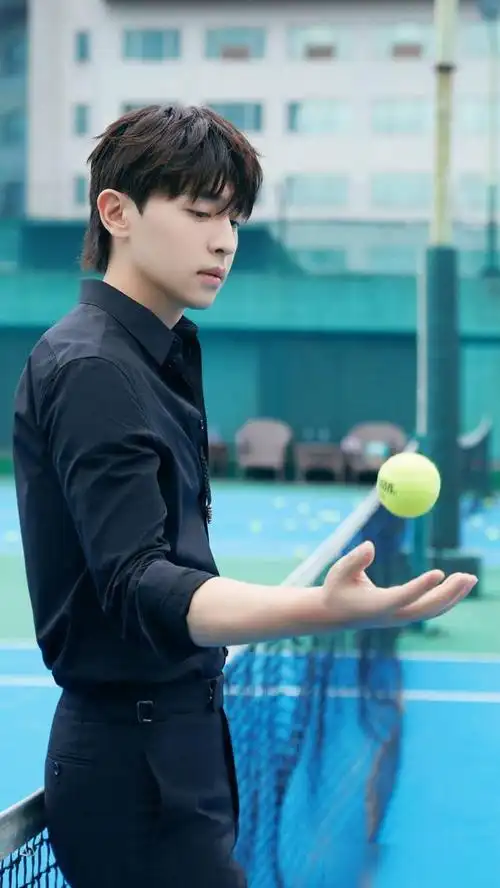 演员邓伦,儒雅绅士,帅气英俊,来看帅照